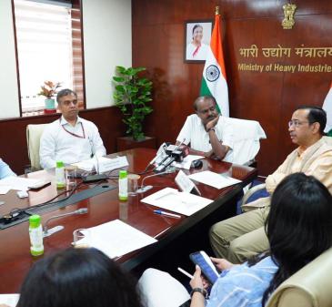 Hon’ble Union Minister of Heavy Industries & Steel, Shri H.D. Kumaraswamy, launched the application portal under the Scheme to Promote Manufacturing of Electric Passenger Cars in India (SPMEPCI), accompanied by Shri Kamran Rizvi, Secretary, MHI, and Dr. Hanif Qureshi, Additional Secretary, MHI